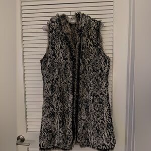 Vine Street Faux Fur Animal Print Vest in Black and Gray